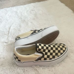 Only worn once women’s vans size 8 slip ons